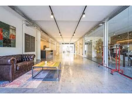 maison de ville magnifiquement rénovée à vendre.