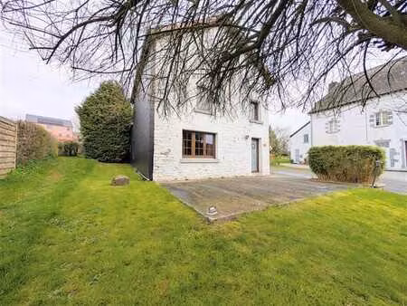 maison 2 chambres avec double garage et jardin