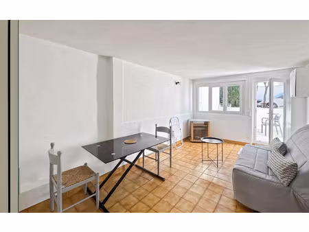 location appartement  m² t-1 à antibes  720 €