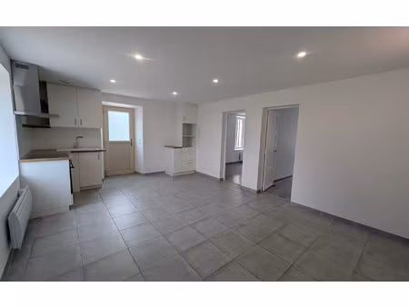 location maison  m² t-3 à aubepierre-ozouer-le-repos  1 190 €