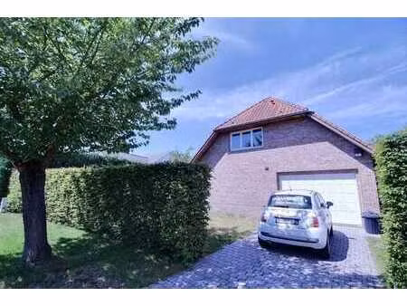 belle villa renovée située à proximité du centre