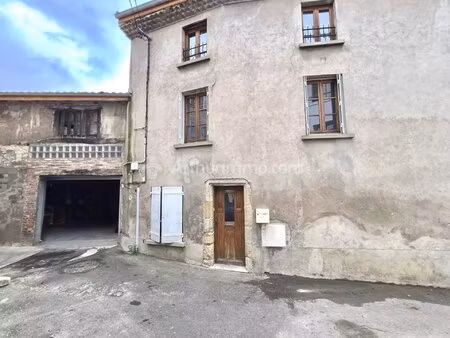 ensemble immobilier comprenant 2 appartements et une grange
