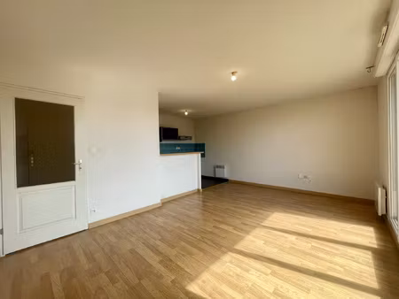 charmant t2 avec balcon et vue dégagée sur parc