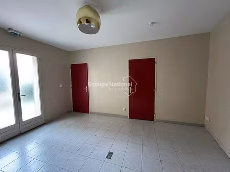 pernes-les-fontaines- local professionnel 45 m² -