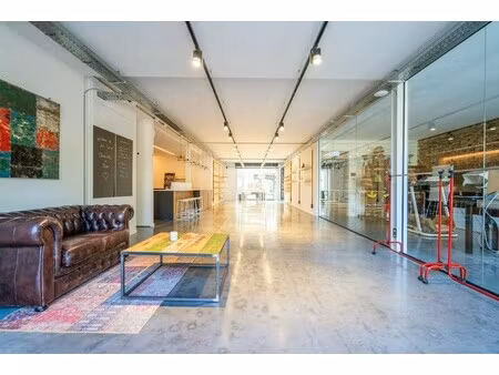 prachtig gerenoveerd handelspand