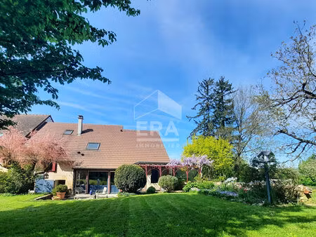 maison d'exception  montmorot 8 pièce(s) 205 m2 a 5 minutes de lons-le-saunier