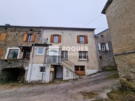 murat-sur-vèbre  à vendre belle maison de village 4 pièces 8