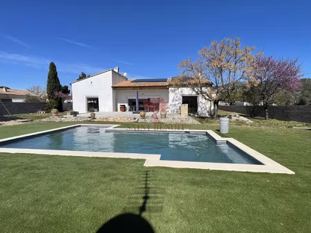 en exclusivite a vendre villa de type 8 pieces avec piscine