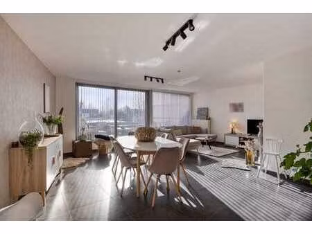 appartement lumineux avec grand terrasse