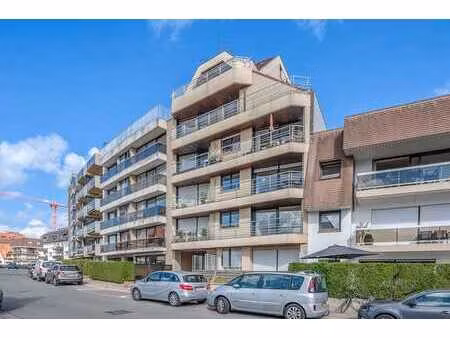 appartement rénové de 3 chambres avec terrasse exposée su...