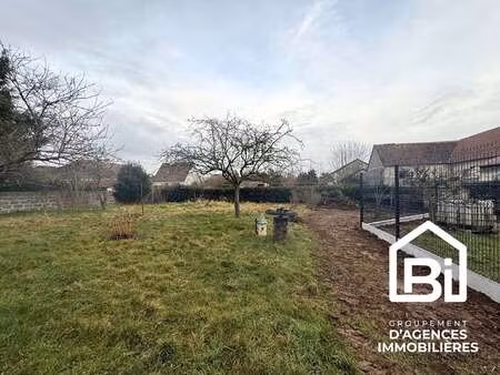 vente terrain à soliers (14540) : à vendre / 483m² soliers