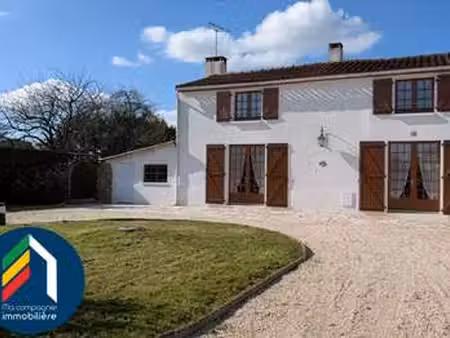 vente maison aux landes-genusson (85130) : à vendre / 144m² les landes-genusson