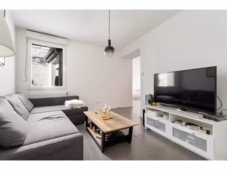 immeuble 10 pièces - 300 m²