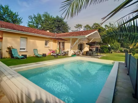 maison 24 pièces - 332 m²