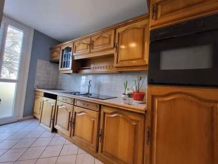 vente appartement 3 pièces à saint-pierre-lès-elbeuf (76320) : à vendre 3 pièces / 53m² sa