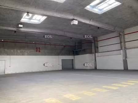location entrepôt 505 m² à 8 221 m²