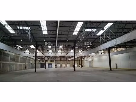 location entrepôt 6 098 m²