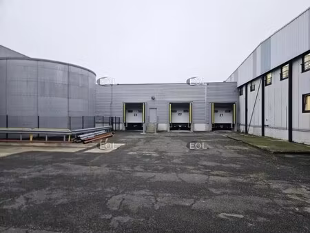 location entrepôt 1 830 m²
