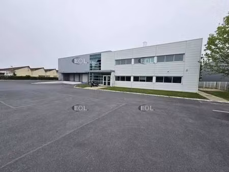 location entrepôt 2 212 m²