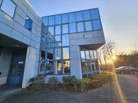 location local d'activités 217 m²