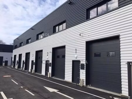 location local d'activités 120 m²