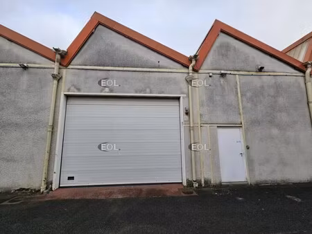 location local d'activités 639 m²