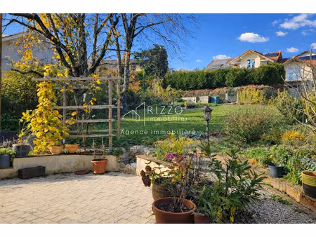 maison de luxe à vendre à challex