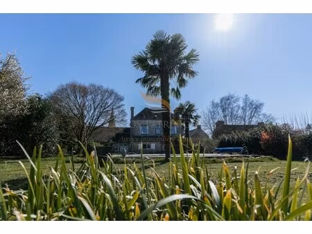 maison de luxe à vendre à locqueltas