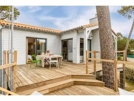 villa d'architecte suspendue  immersion totale dans un écrin naturel à quelques pas de l'o