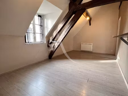 location appartement 1 pièce 27 m² à orléans (45000)