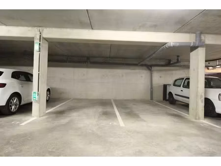 location parking à blagnac (31700)  65 €