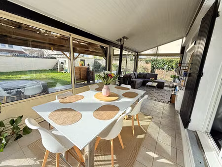 maison rénovée dans un environnement calme à proximité des commodités