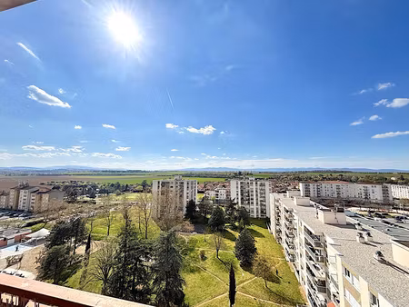 corbas t4 traversant de 90 m2 au dernier étage avec vue déga
