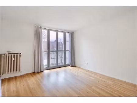 3 pieces - proche gare - plein sud - 2 box -