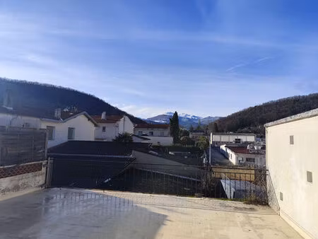 lavelanet  proche centre  t4 renové avec vue sur montagnes