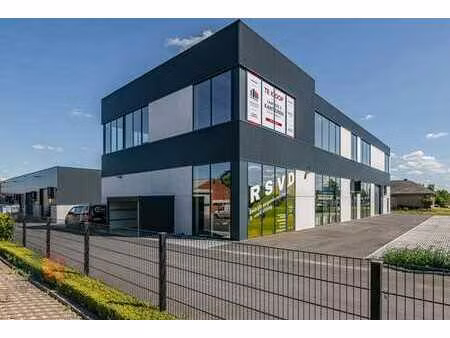 684 m² nieuwbouw kantoren langs bruggesteenweg