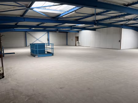 zone industrielle ennery entrepôt 2200m2