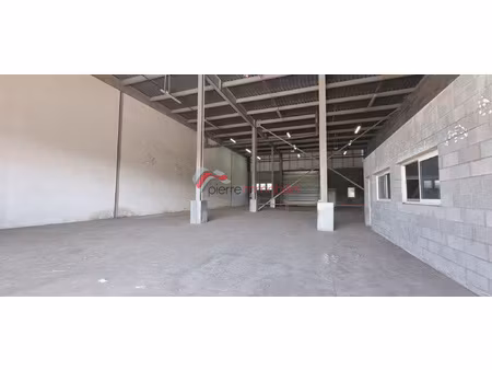 entrepot / local commercial - 500m2 en zi no 3 de saint-pier