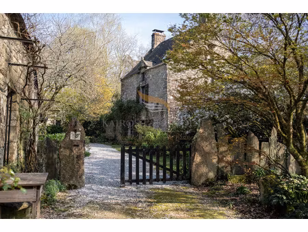 petit hameau de caractère : manoir  longère et dépendances a