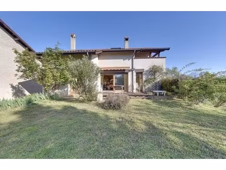 seyssins maison familiale avec grand terrain et accès direct aux espaces naturels
