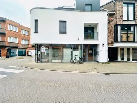 handelspand met staanplaats.