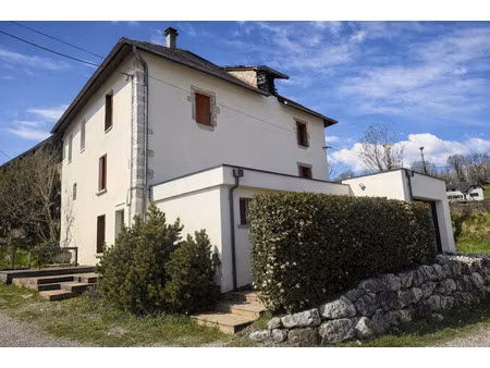 maison de luxe à vendre à la biolle