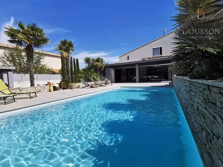 villa de luxe à vendre à saint-laurent-d'aigouze