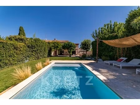 grange à vendre dans le quartier capouchiné