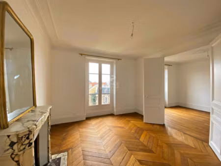 "versailles saint symphorien" très bel appartement rénové de 4 pièces 85 m2 avec vue dégag