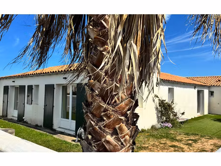 maison loix m² t-4 à vendre  599 000 €