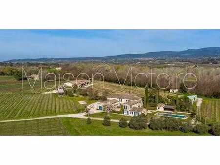 maison avec piscine ménerbes (84)