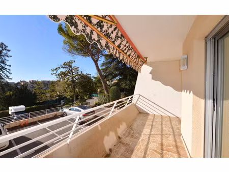 location appartement  61 m² t-3 à grasse  950 €