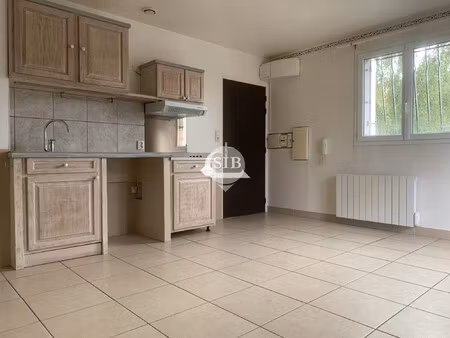 f2 - loyer 670 € + 50 €