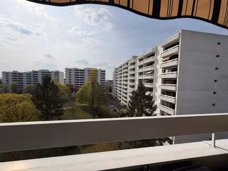 appartement t5 avec vue dégagée et places de parking